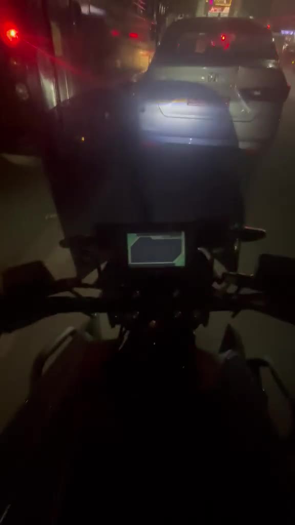 Oben Rorr EVO instrument screen goes blank in city traffic — video still